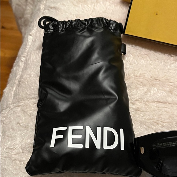 Fendi Classic Black Gold Sunglasses unisex main image 5